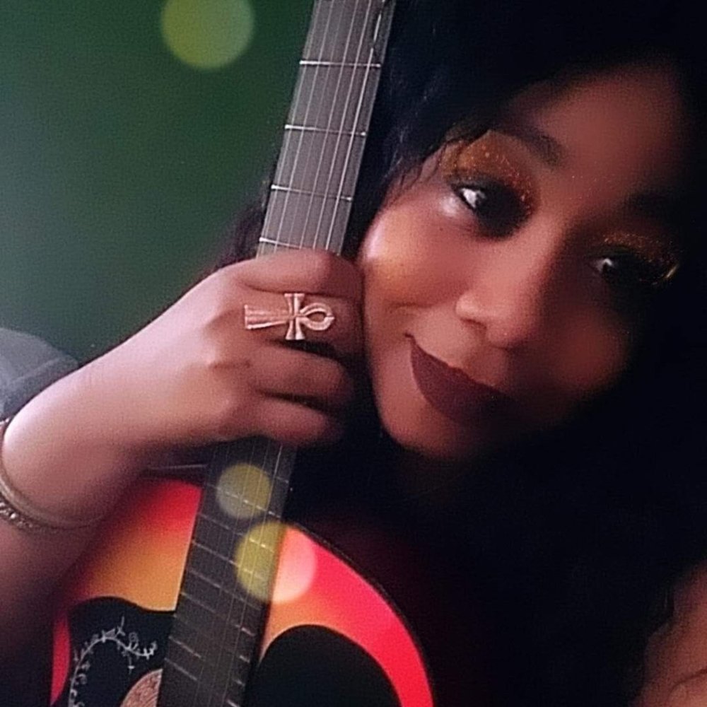 Meet your Posher, Mango